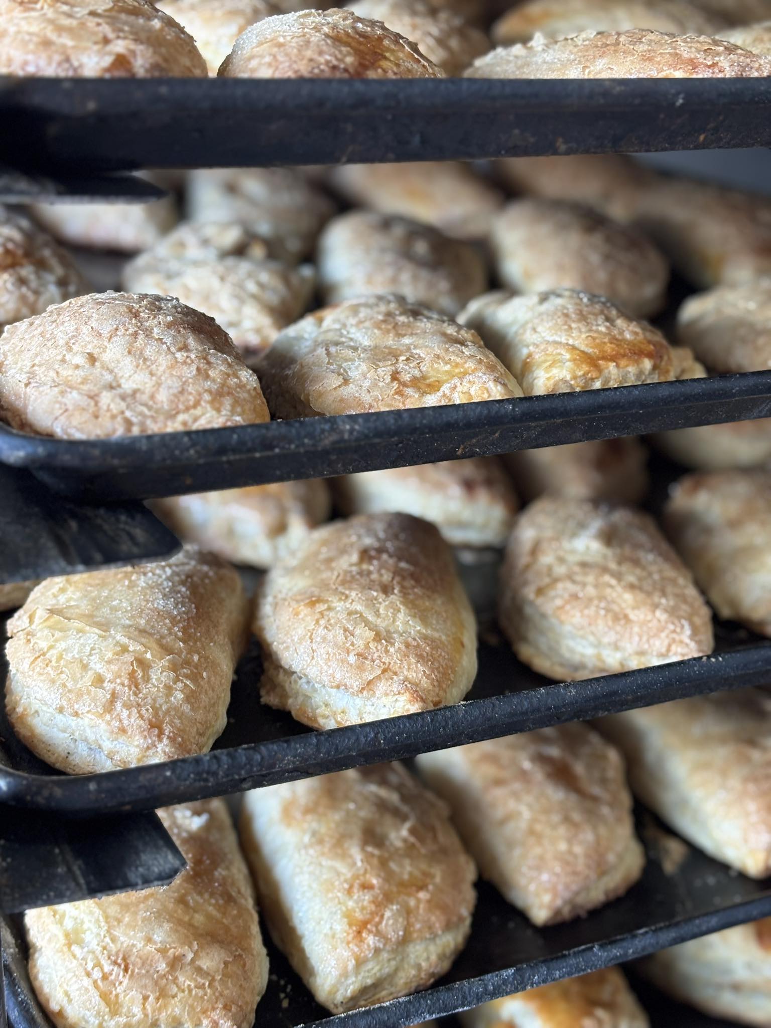Empanadas recién horneadas de MASAA MÍA